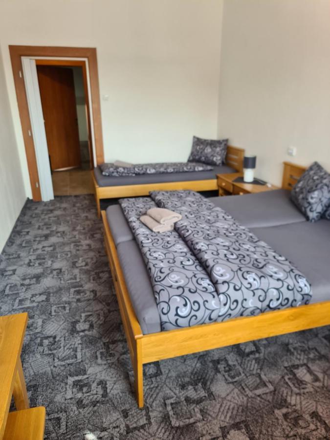 hotel KORUNA Rožnov pod Radhoštěm Exterior foto