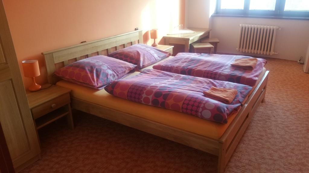 hotel KORUNA Rožnov pod Radhoštěm Zimmer foto